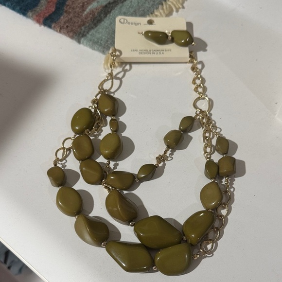 Olive Green Beaded Necklace and Earring Set - Picture 1 of 1